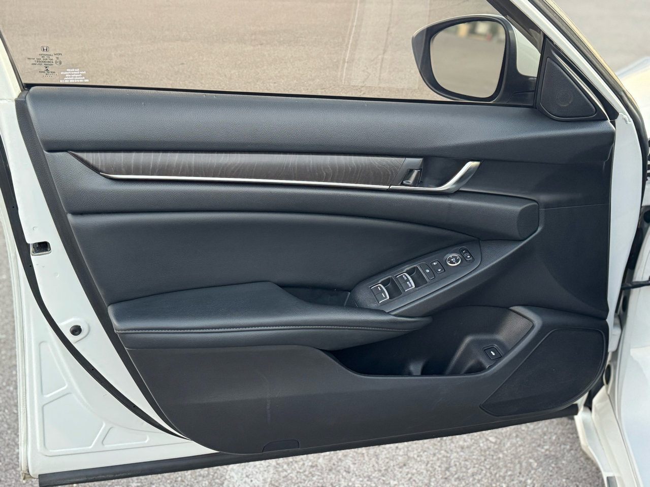 Used 2018 Honda Accord EX image 10