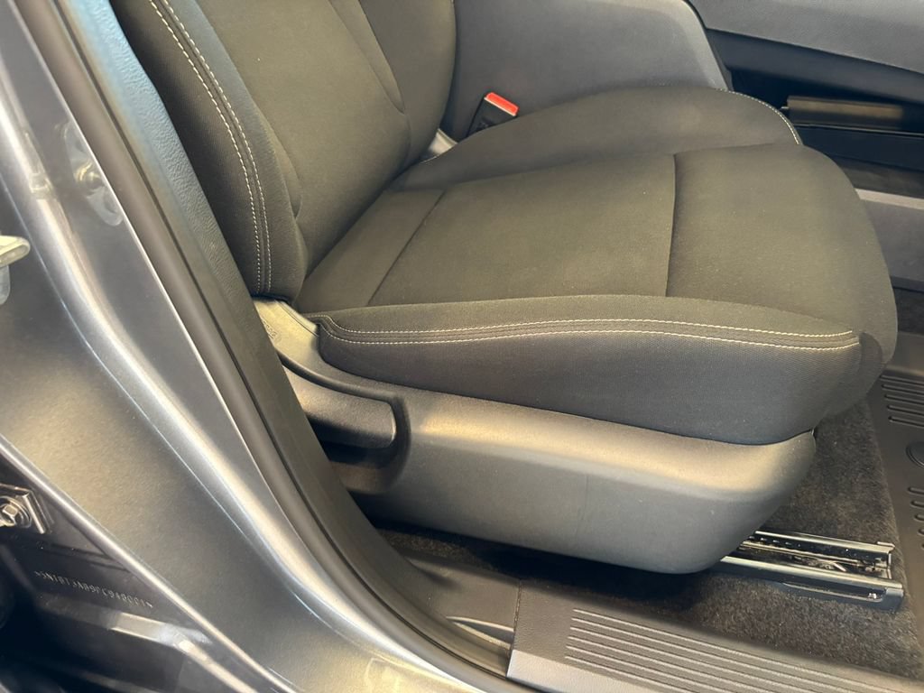 Used 2023 Nissan Rogue S AWD/4WD image 23