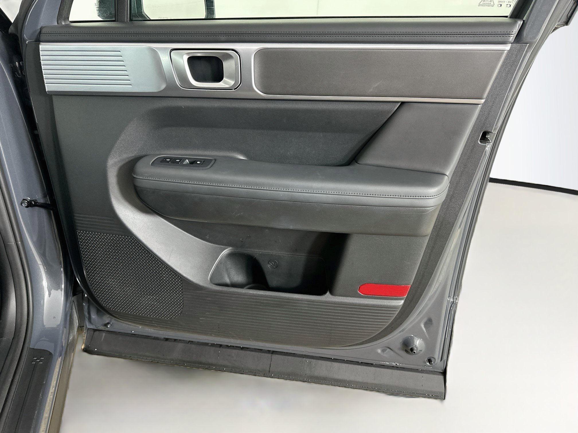 Used 2025 Hyundai Santa Fe SEL FWD image 32
