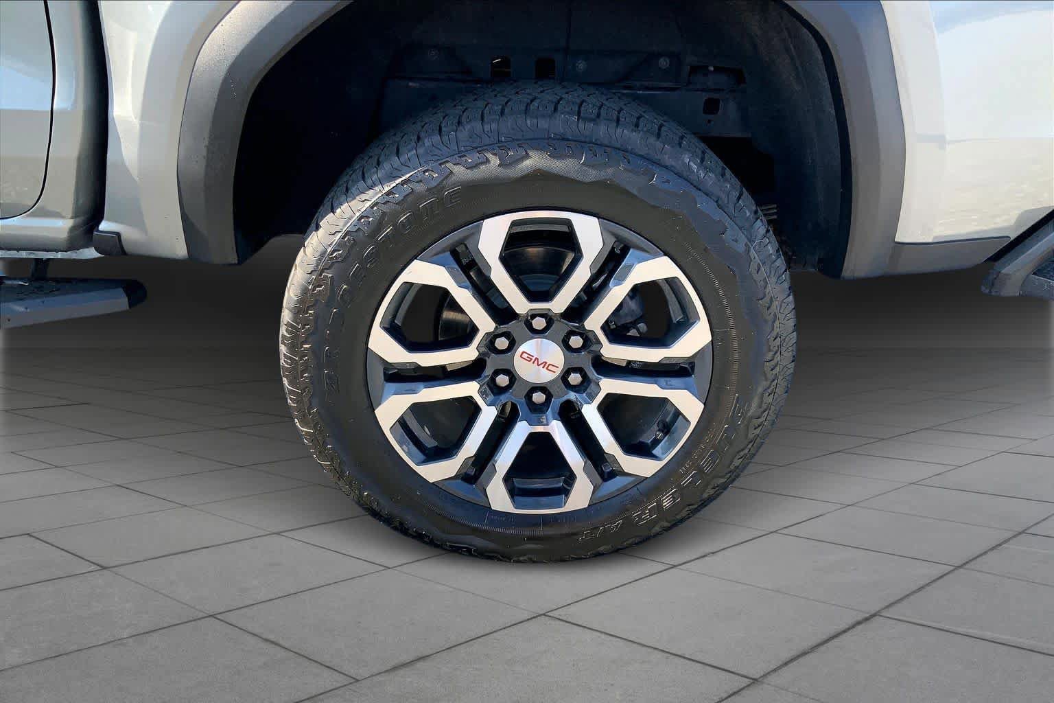 Used 2024 GMC Canyon AT4 w/ Canyon Safety Plus Package image 10
