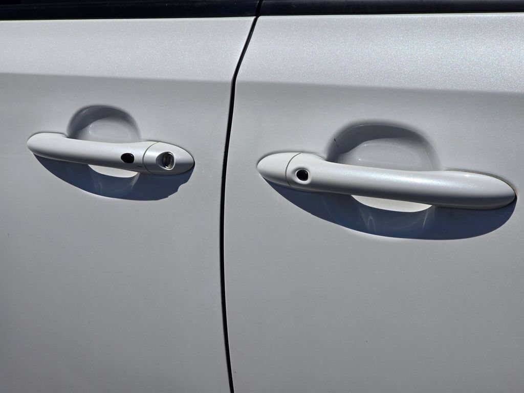 Used 2020 Kia Sedona EX FWD image 11