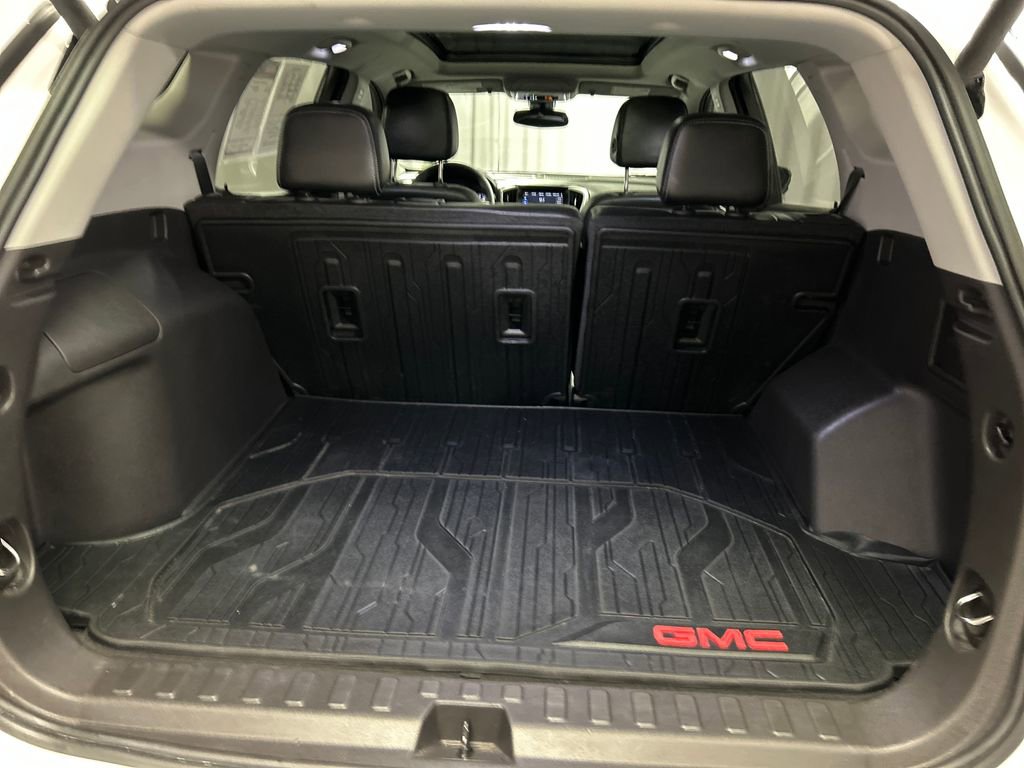 Used 2024 GMC Terrain SLT w/ Elevation Edition image 25