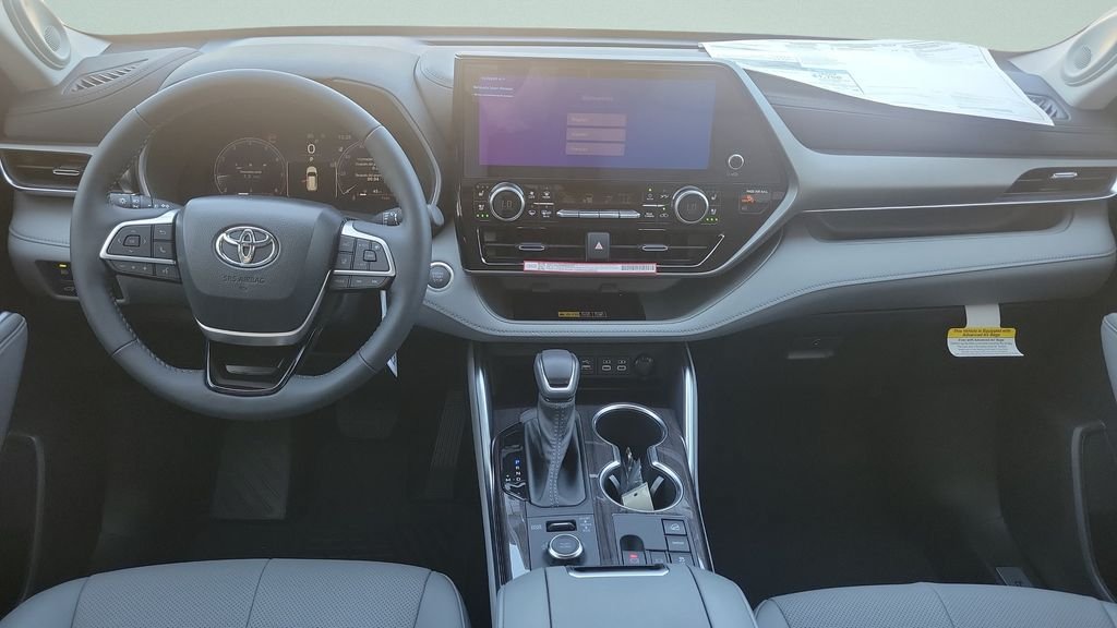 New 2026 Toyota Highlander Limited AWD/4WD image 11