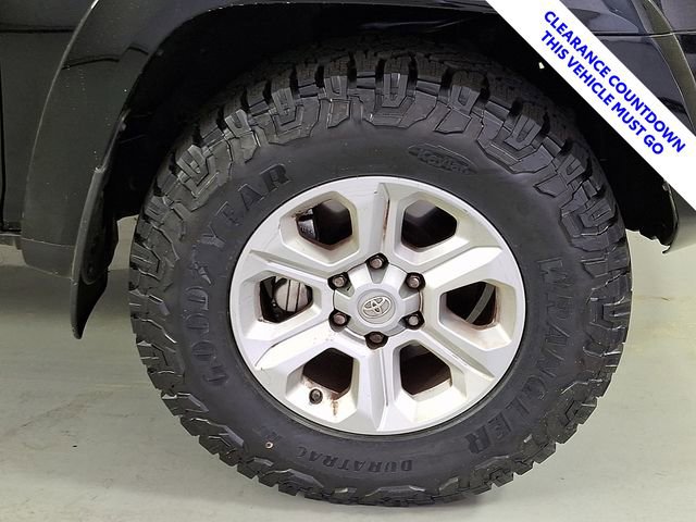 Used 2014 Toyota 4Runner SR5 AWD/4WD image 9