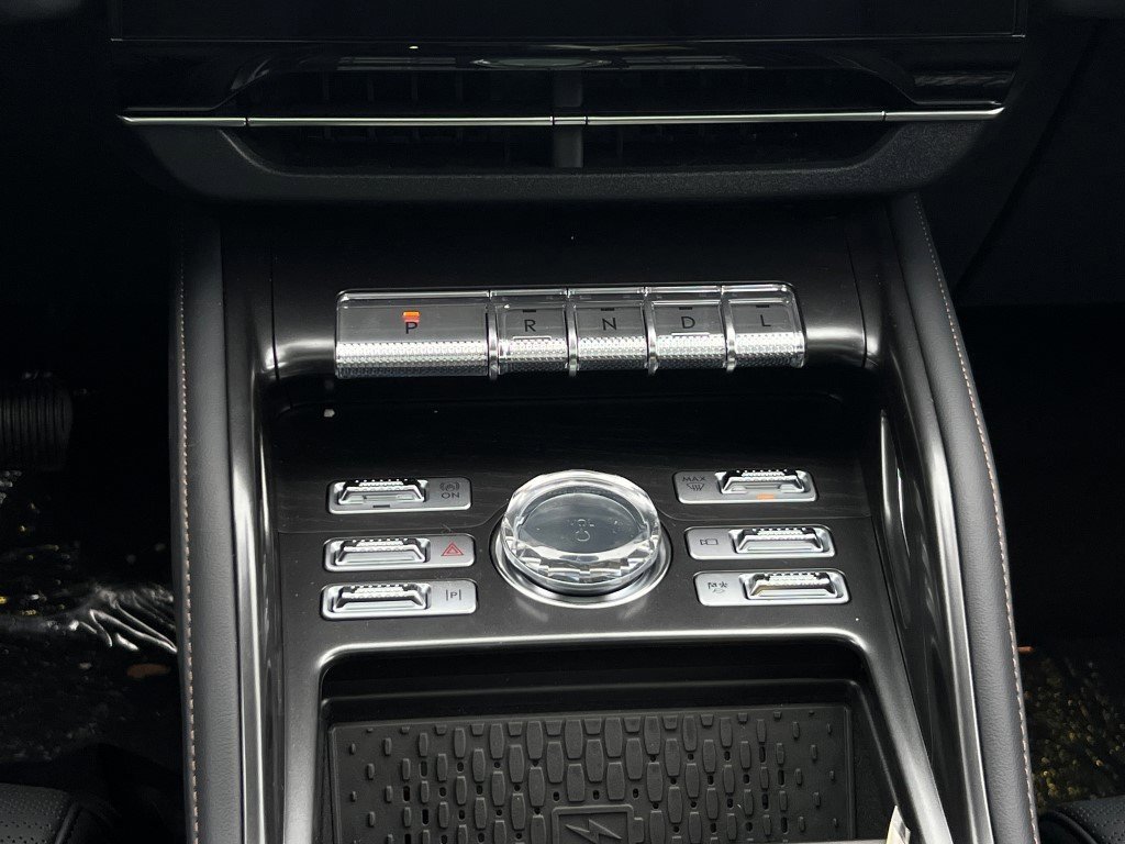 New 2026 Lincoln Nautilus Reserve image 17