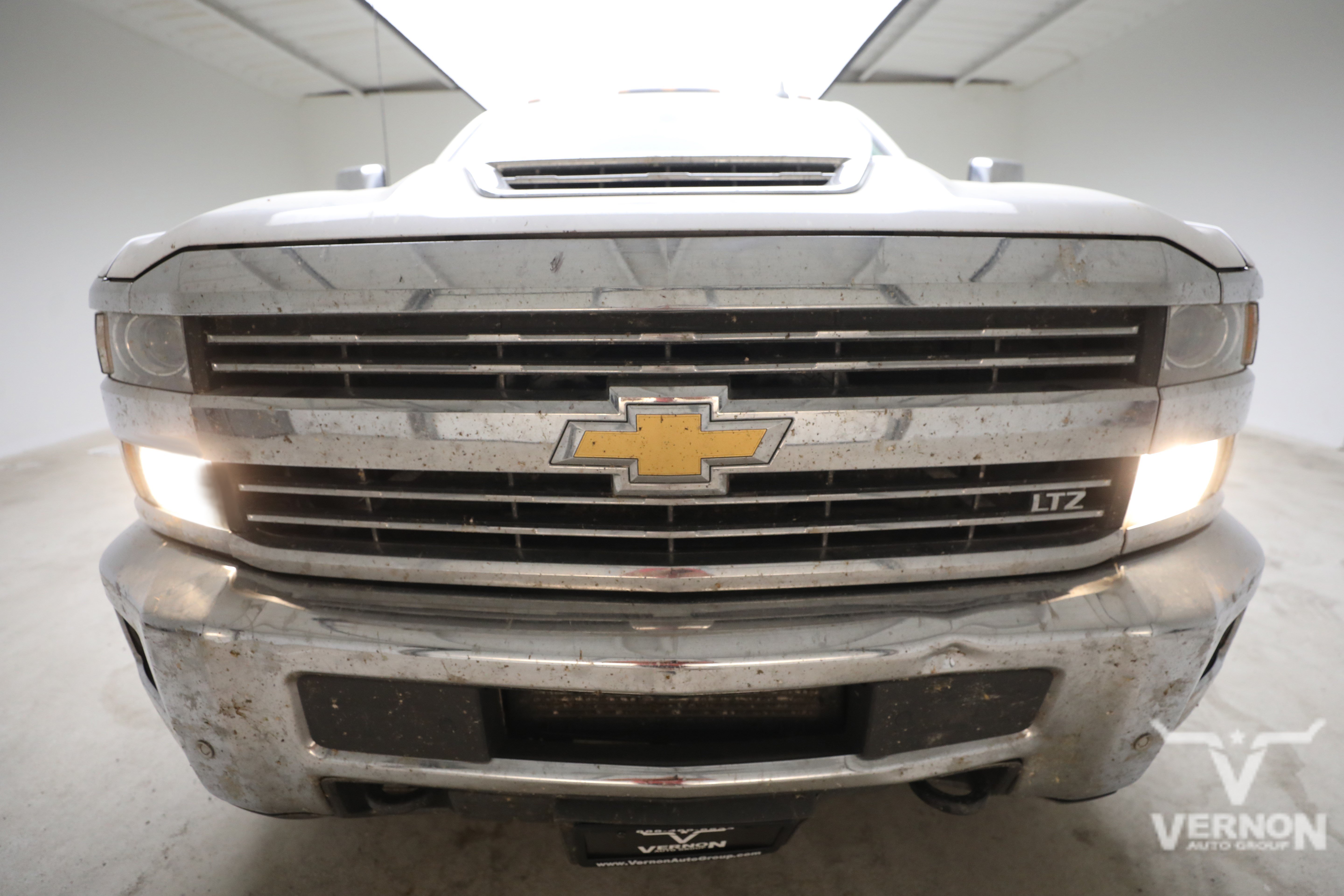 Used 2019 Chevrolet Silverado 3500 LTZ w/ Duramax Plus Package AWD/4WD image 7