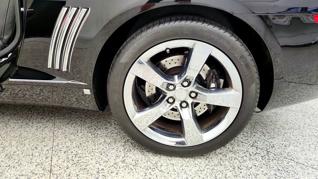 Used 2010 Chevrolet Camaro SS w/ RS Package image 9