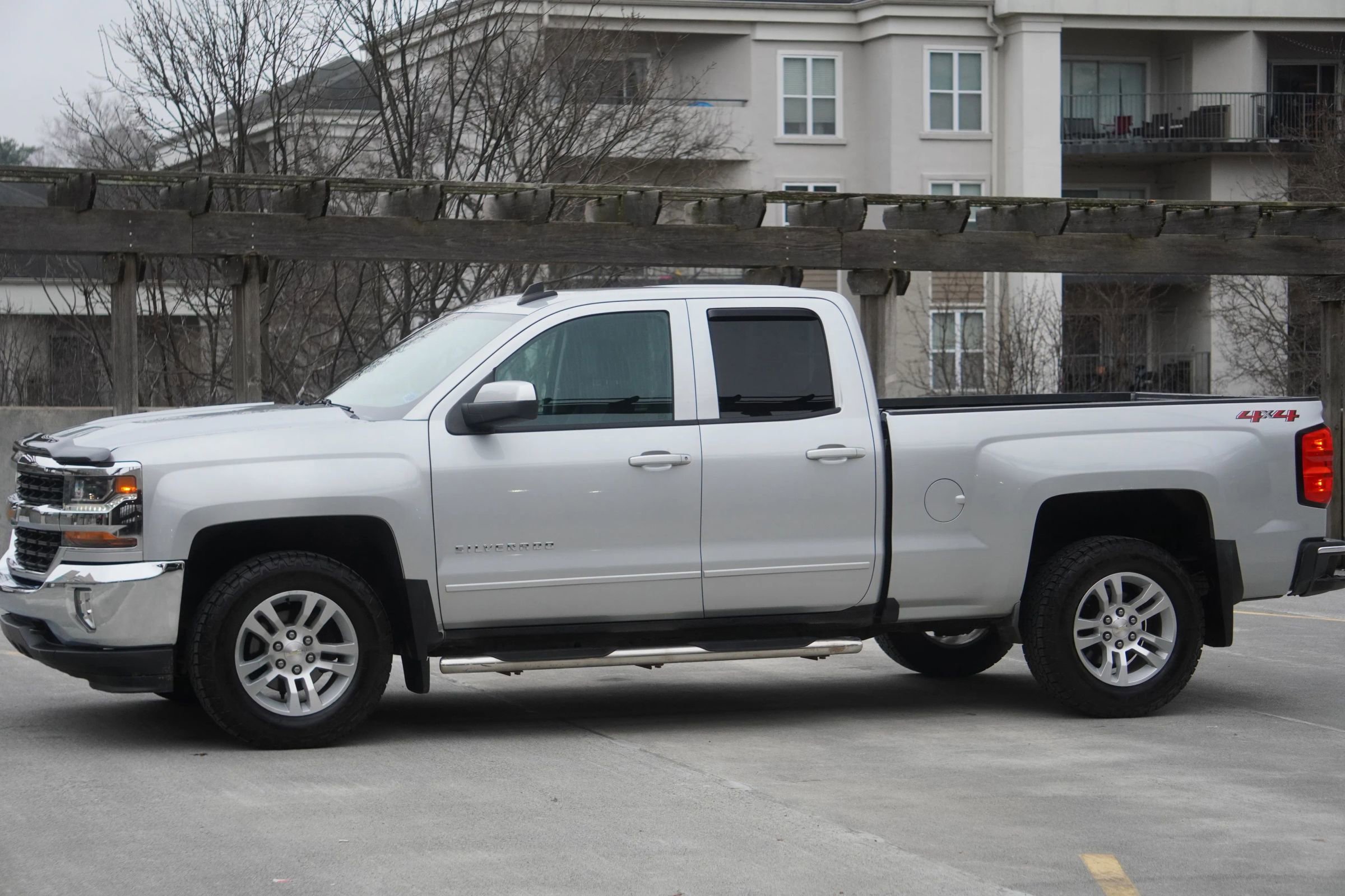 Used 2018 Chevrolet Silverado 1500 LT w/ All Star Edition AWD/4WD image 3