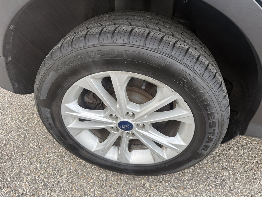 Used 2017 Ford Escape SE AWD/4WD image 8