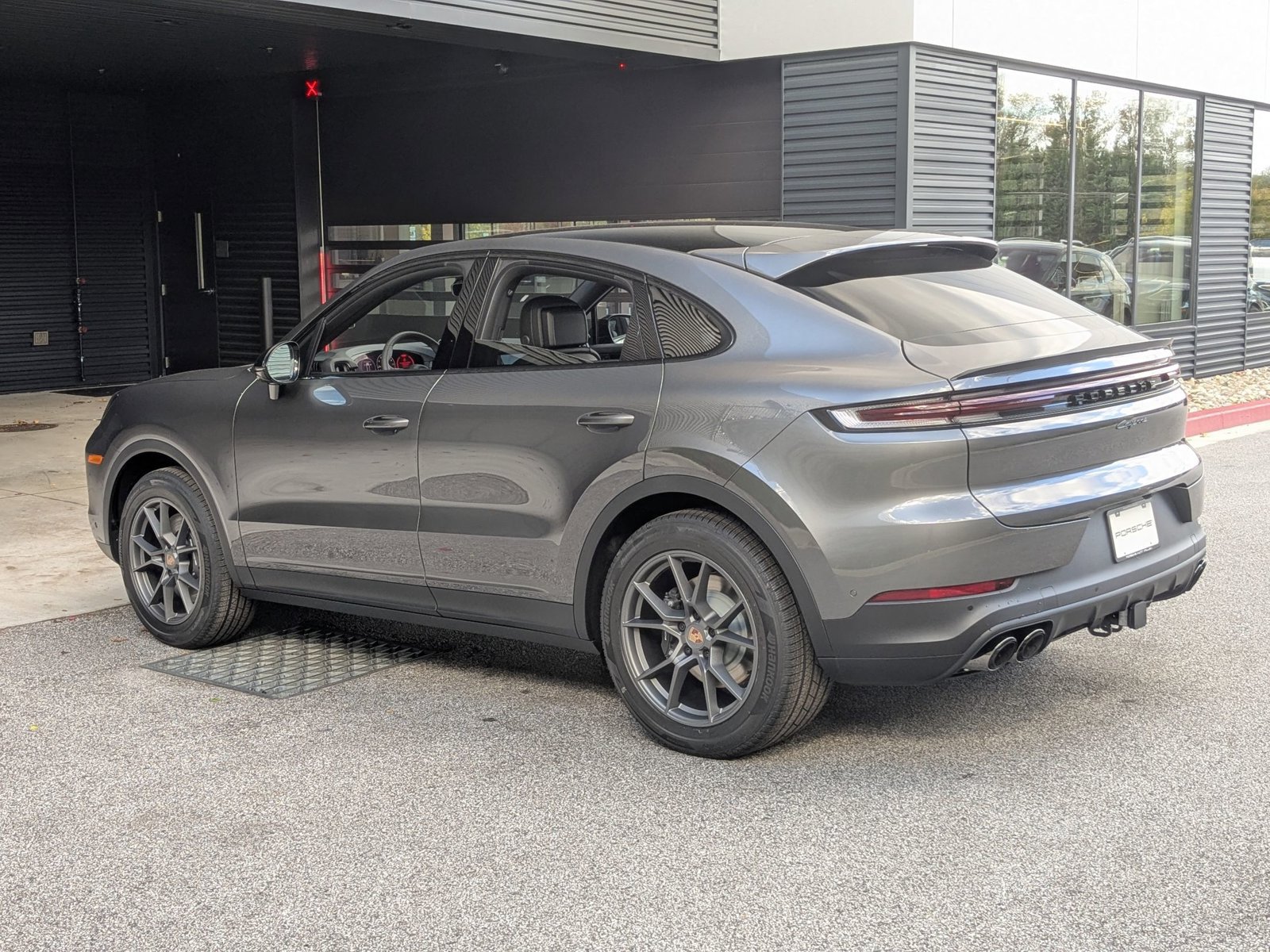 Certified 2026 Porsche Cayenne Coupe AWD/4WD image 3