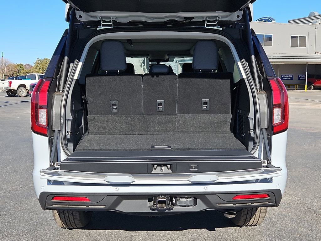 New 2025 Ford Expedition Active image 18