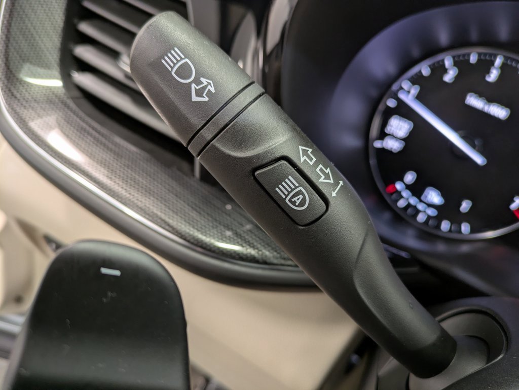 Used 2023 Buick Envision Preferred image 18