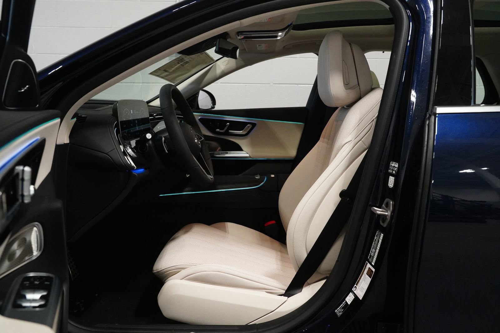 New 2026 Mercedes-Benz E 450 4MATIC All-Terrain Wagon image 14