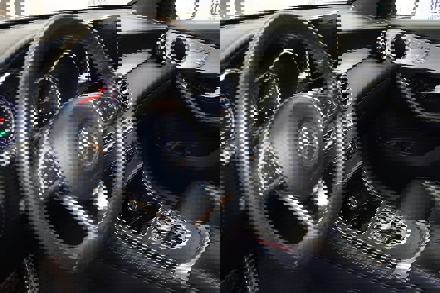 Used 2019 Mercedes-Benz GLC 300 w/ AMG Line image 8