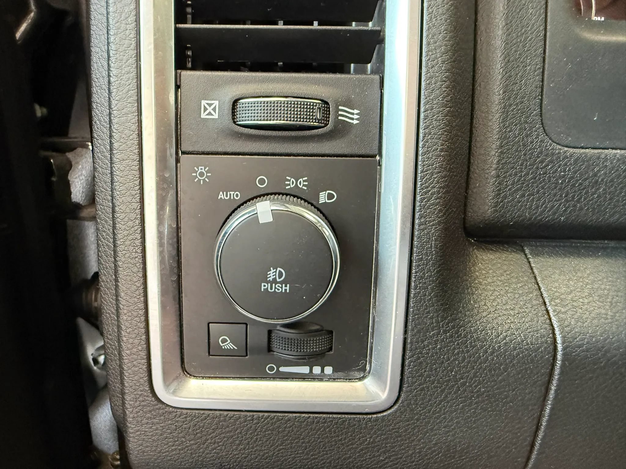 Used 2022 RAM 1500 Warlock w/ Electronics Group AWD/4WD image 30