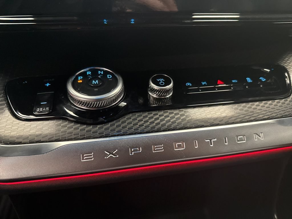 New 2026 Ford Expedition Max Platinum w/ Stealth Performance Package AWD/4WD image 24