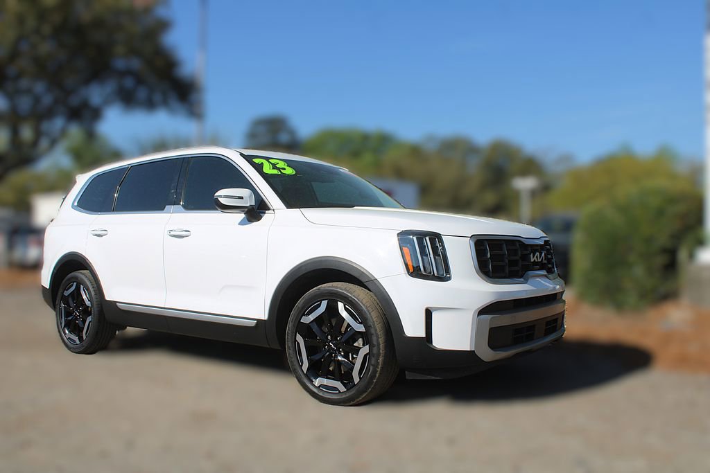 Certified 2023 Kia Telluride S w/ S Sunroof Package image 3