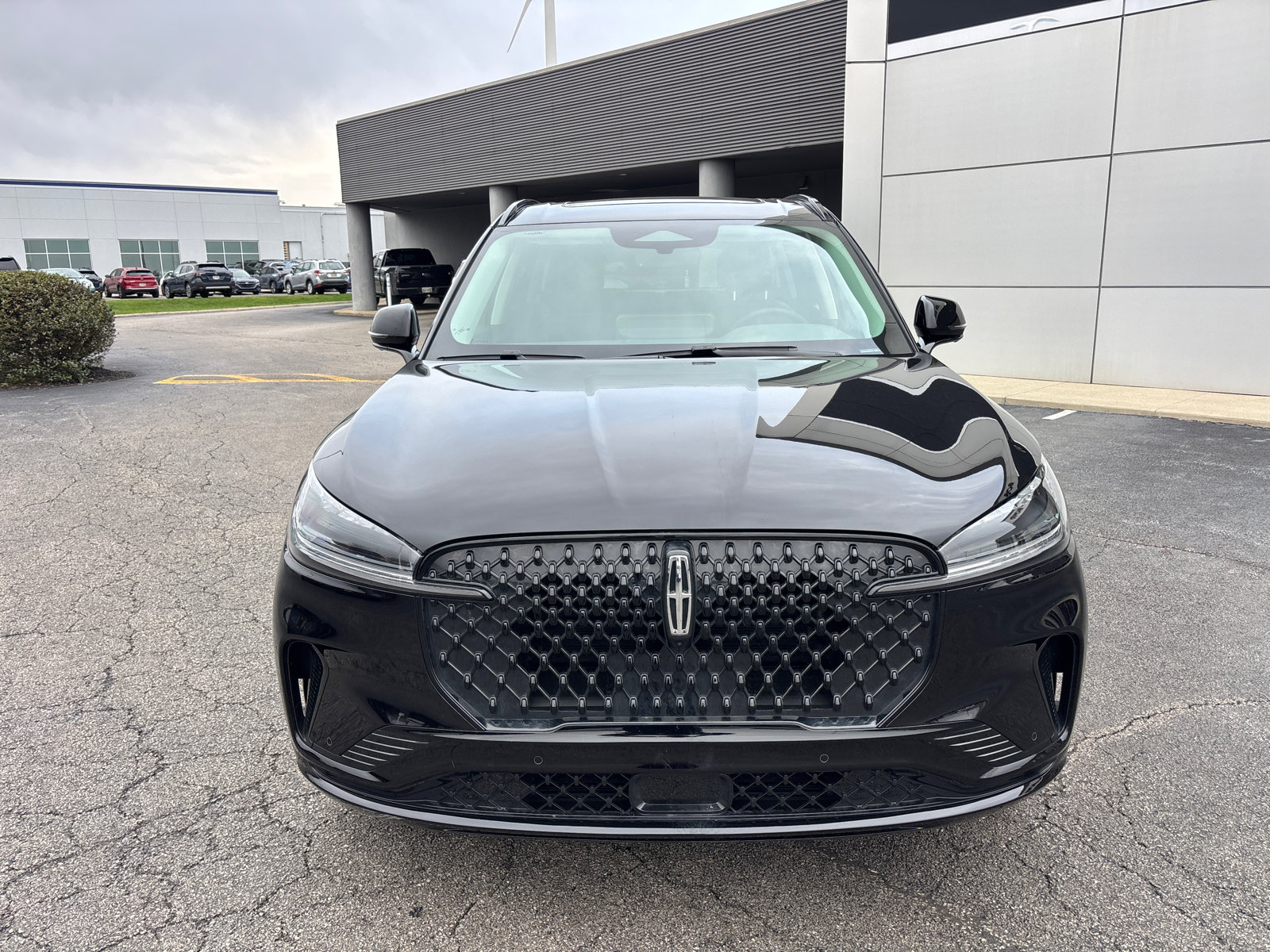 New 2026 Lincoln Aviator AWD w/ Jet Appearance Package image 2