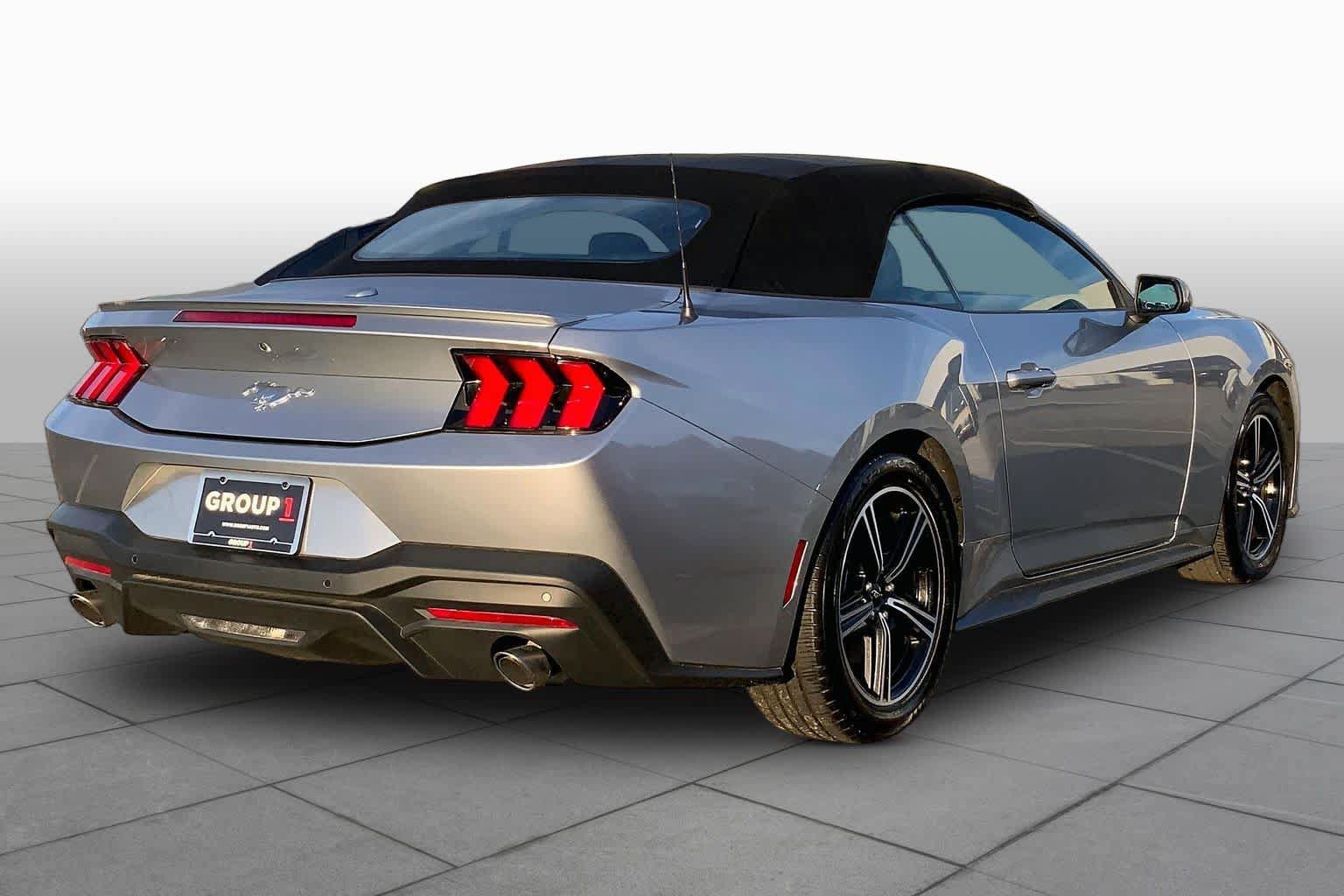 Used 2025 Ford Mustang Premium RWD image 11