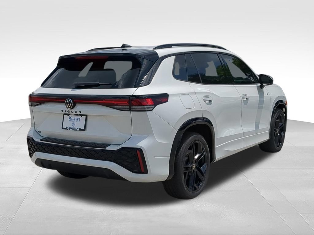 New 2026 Volkswagen Tiguan SE R-Line FWD image 3