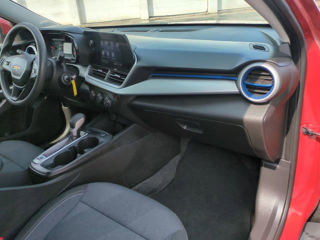 Used 2024 Chevrolet Trax LS w/ LS Convenience Package FWD image 23