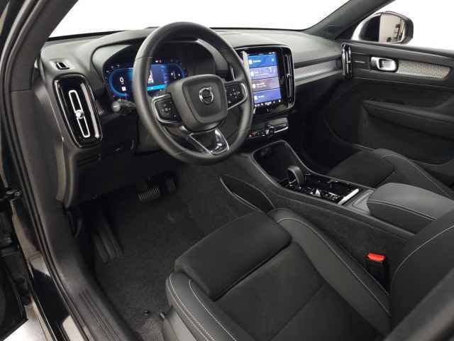 Certified 2025 Volvo XC40 B5 Ultra AWD/4WD image 19