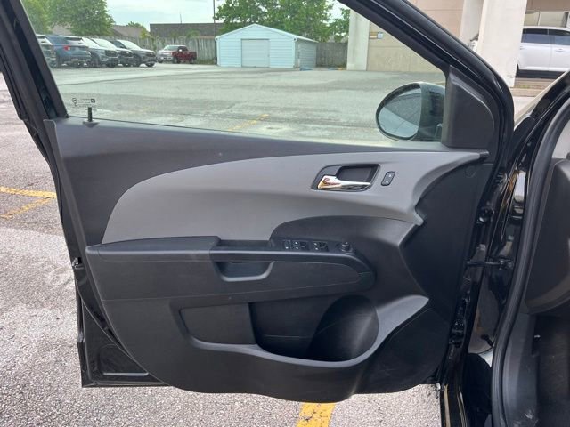 Used 2019 Chevrolet Sonic LT FWD image 13