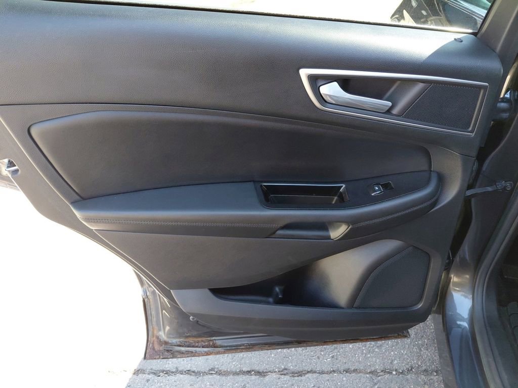 Used 2015 Ford Edge SEL w/ Equipment Group 201A image 22