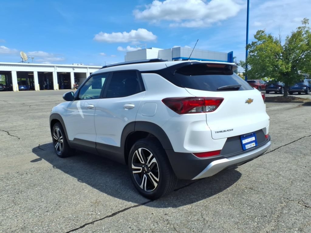 Used 2023 Chevrolet TrailBlazer LT FWD image 5