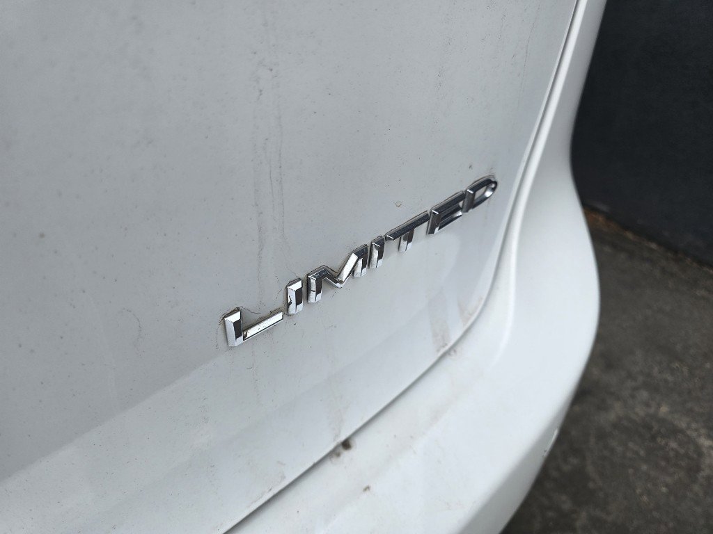 Used 2022 Chrysler Pacifica Limited image 9