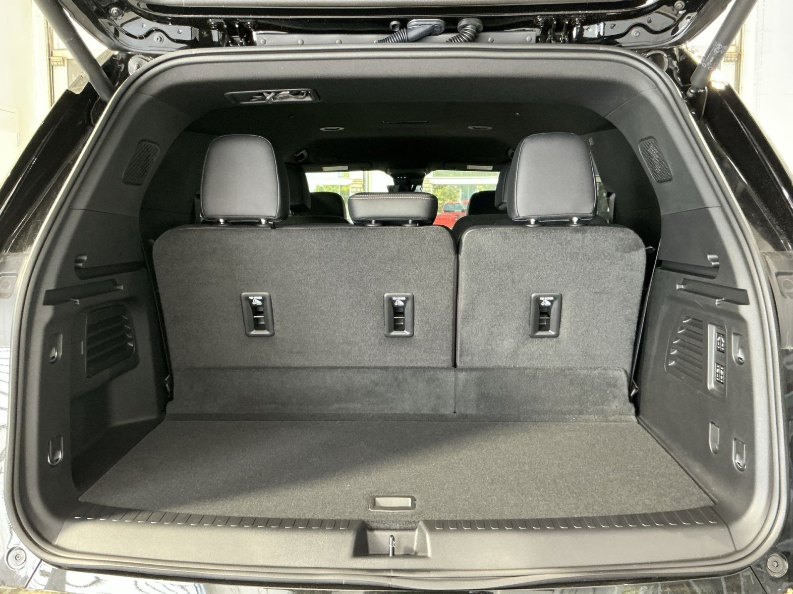 New 2026 Chevrolet Traverse High Country FWD image 26