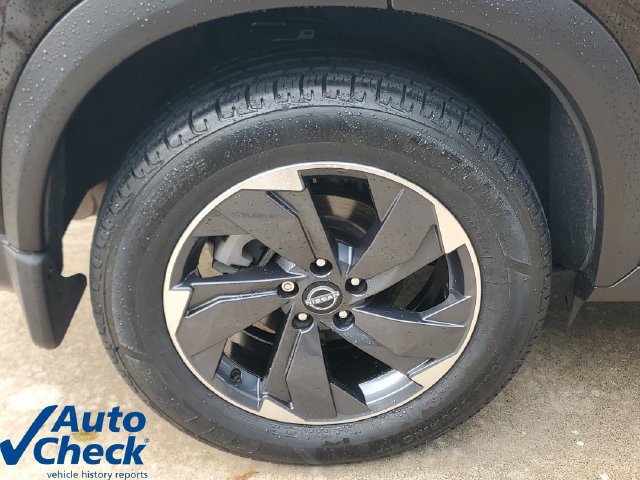 Used 2024 Nissan Rogue SV FWD image 8