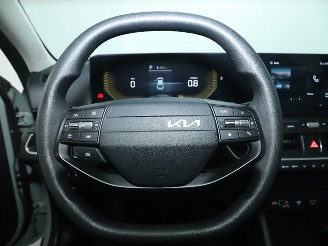 Used 2025 Kia K4 LXS image 21