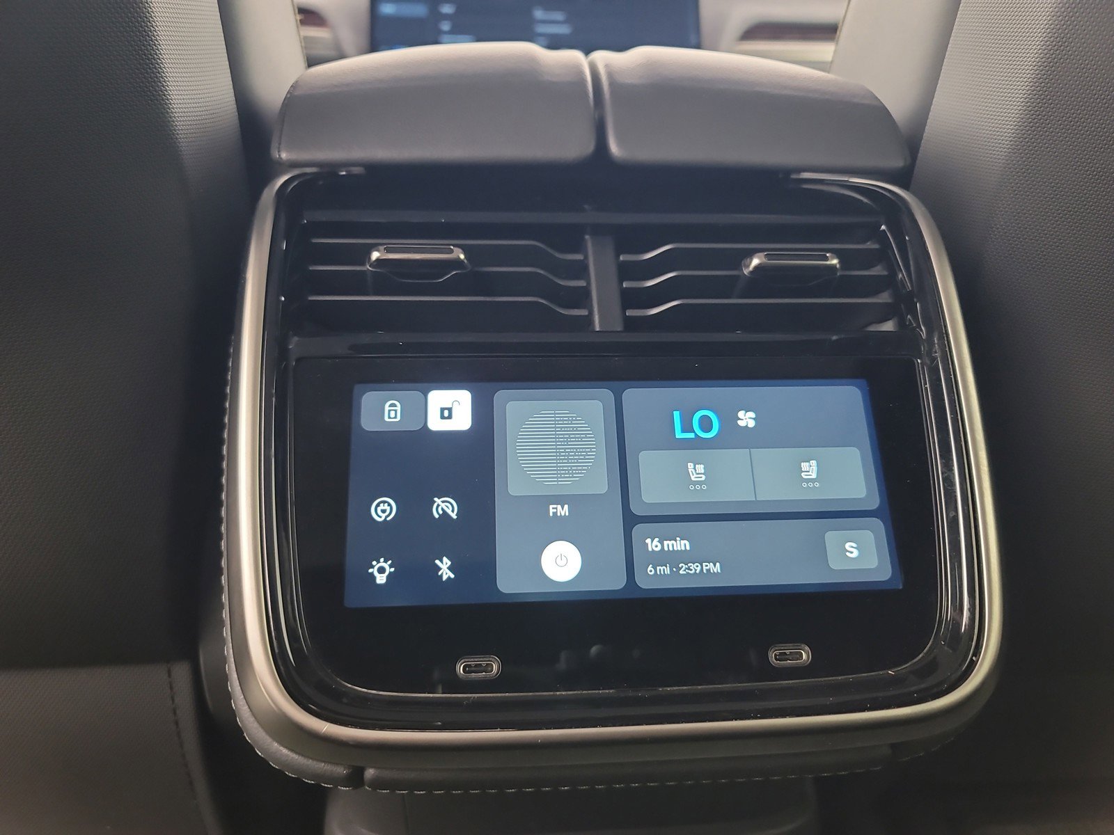 Used 2023 Rivian R1S Adventure AWD/4WD image 30