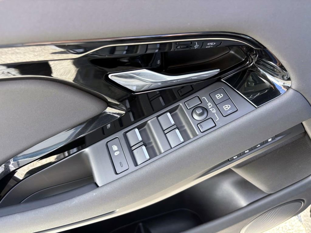 Certified 2026 Land Rover Range Rover Evoque S image 12