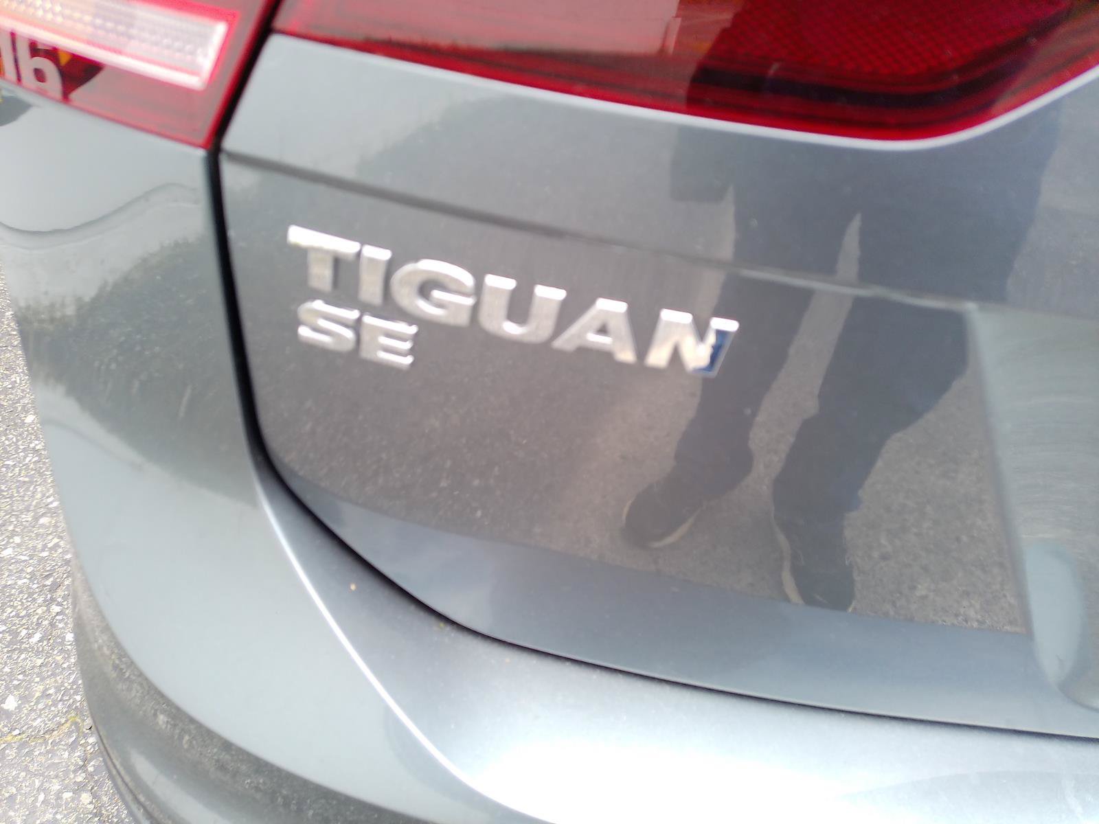 Used 2021 Volkswagen Tiguan SE R-Line AWD/4WD image 28