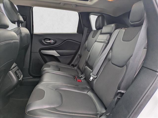 Used 2018 Jeep Cherokee Latitude Plus w/ Comfort/Convenience Group image 19