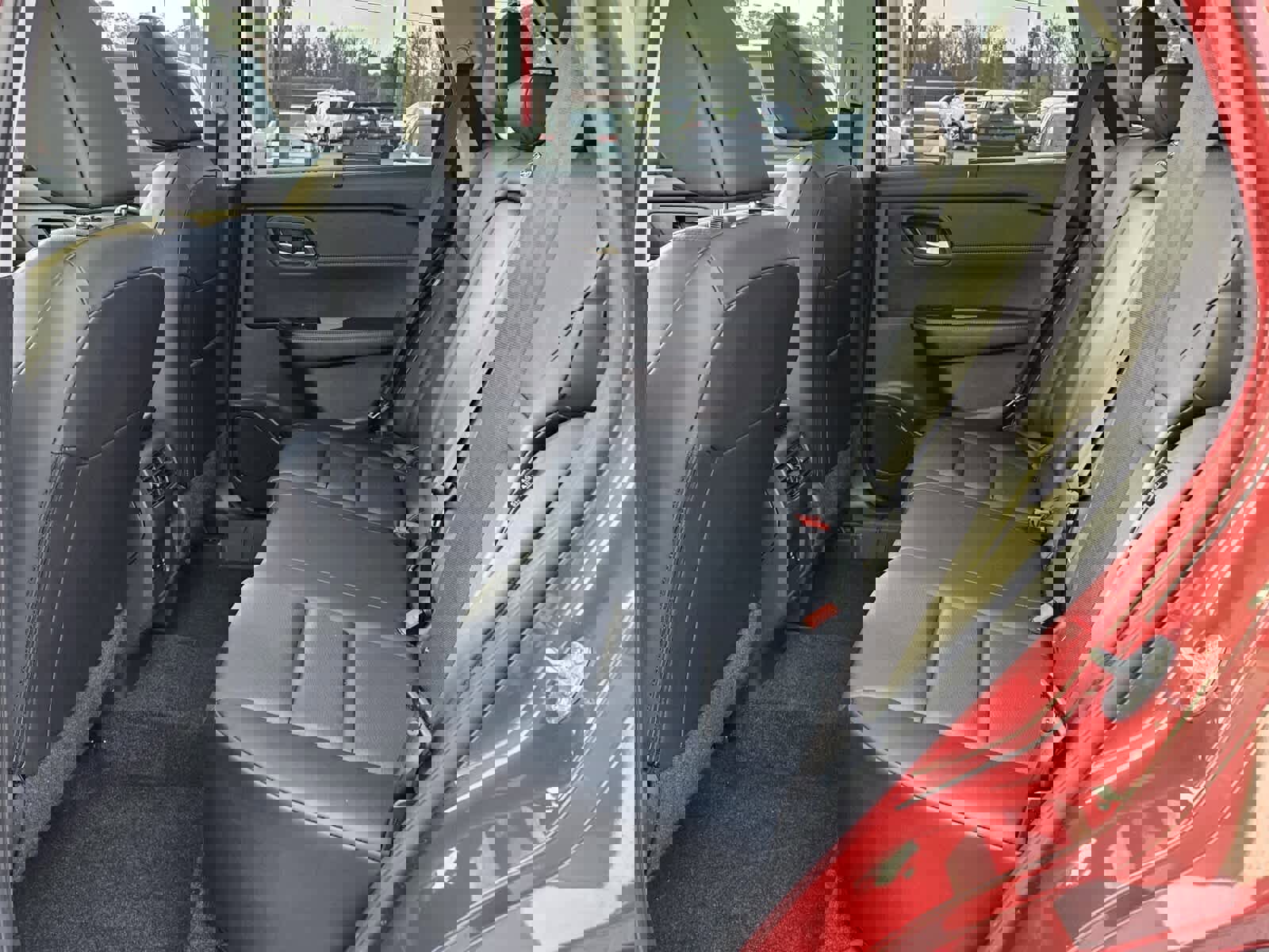 Used 2024 Nissan Rogue SV w/ SV Premium Package image 4