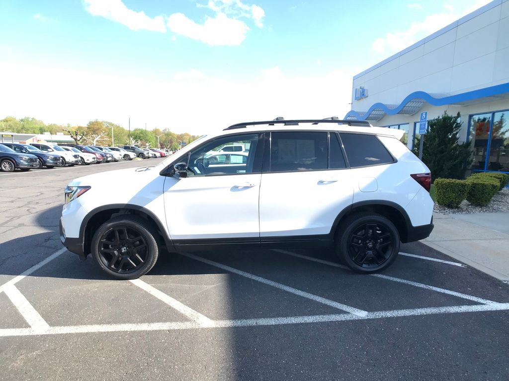 Certified 2024 Honda Passport Black Edition image 6