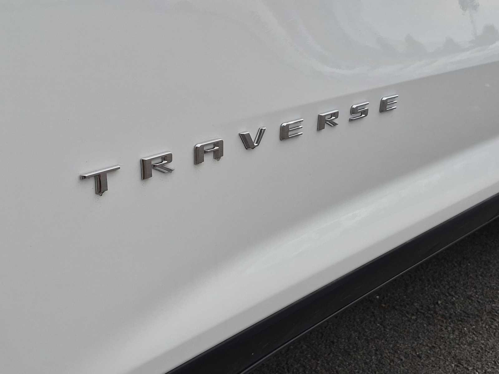 Used 2025 Chevrolet Traverse LT AWD/4WD image 13