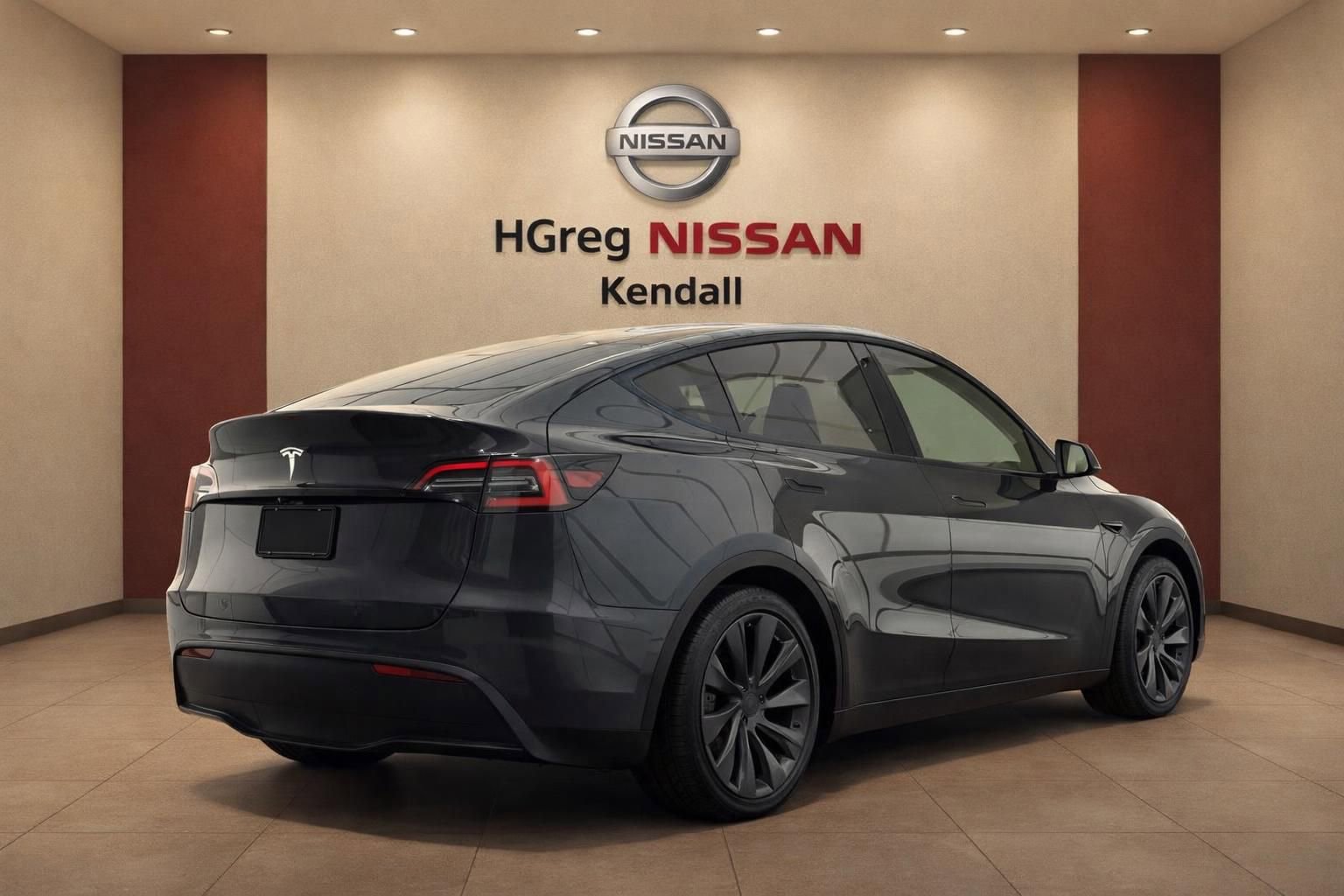 Used 2024 Tesla Model Y 2WD image 4