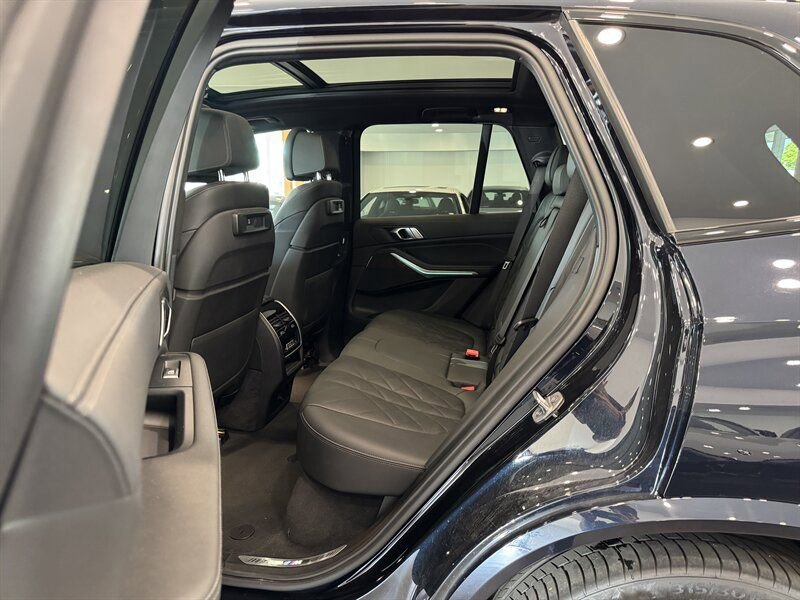 Used 2023 BMW X5 xDrive40i w/ M Sport Package image 12