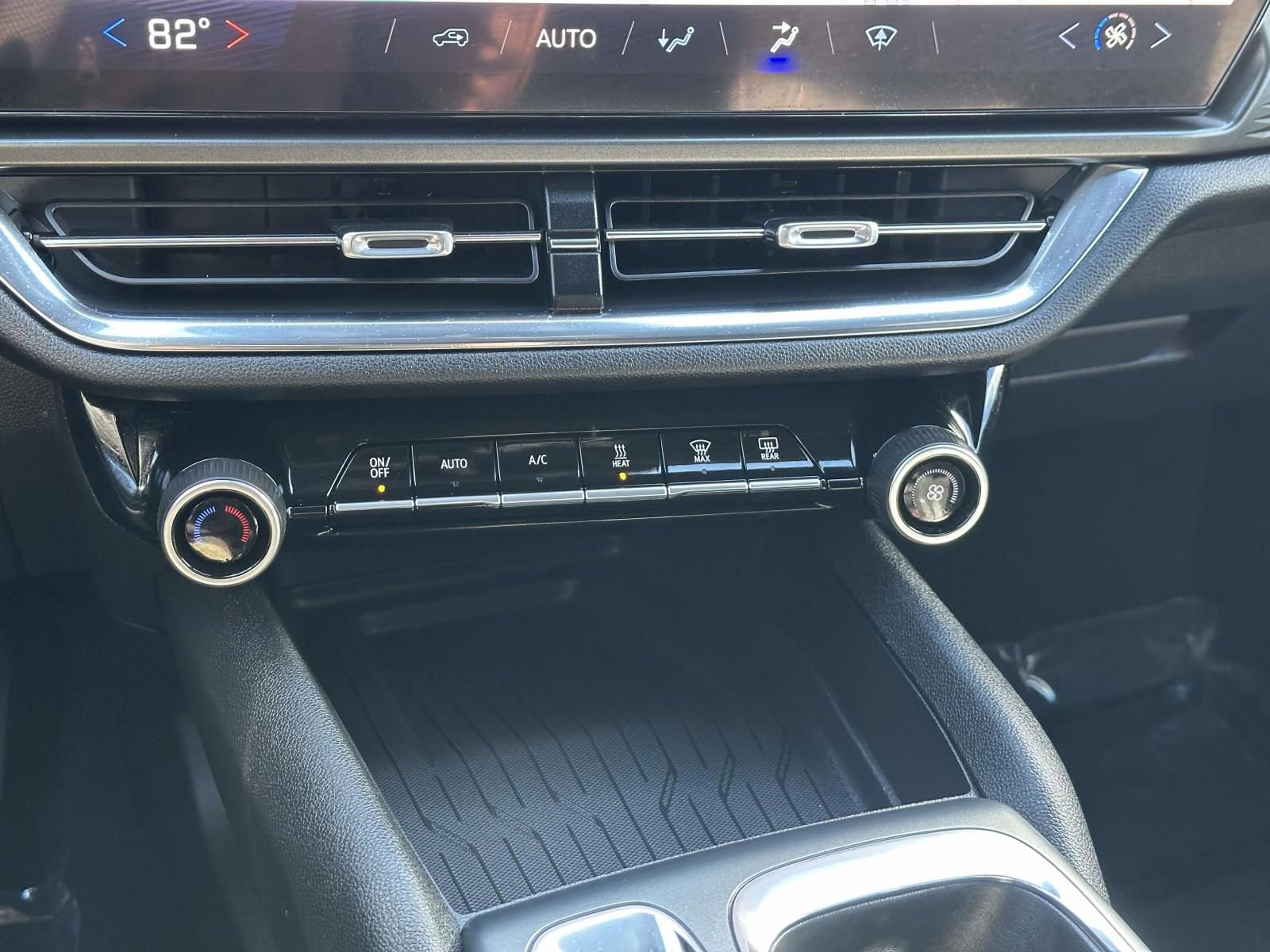 Certified 2026 Chevrolet Equinox EV LT image 12