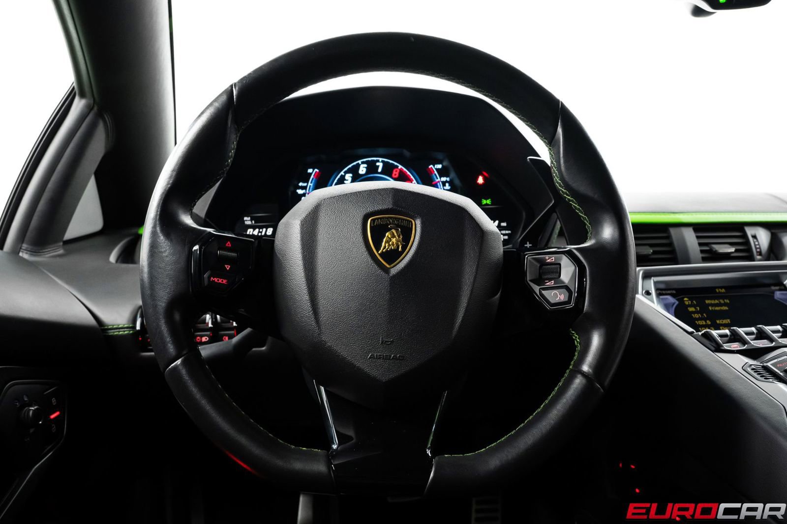 Used 2018 Lamborghini Aventador S image 32