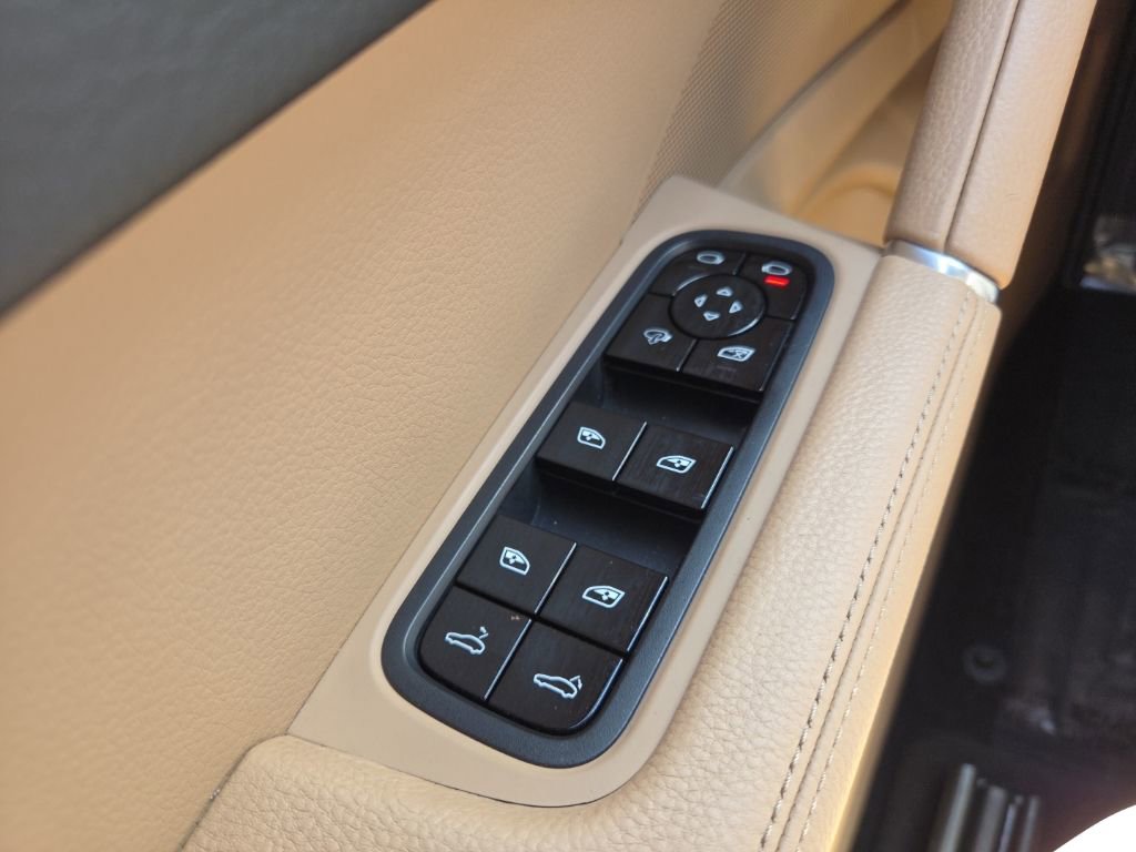 Used 2021 Porsche Cayenne Coupe image 35