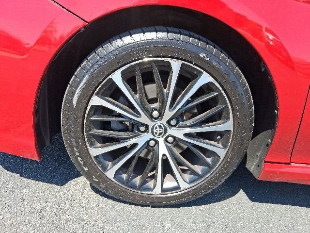 Used 2020 Toyota Camry SE w/ Carpet Mat Package FWD image 5