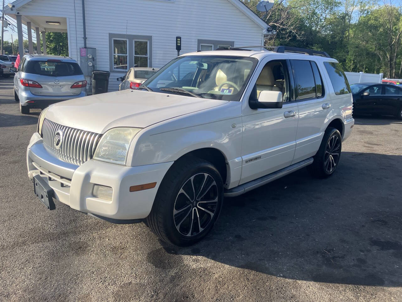 Used 2010 Mercury Mountaineer AWD image 3
