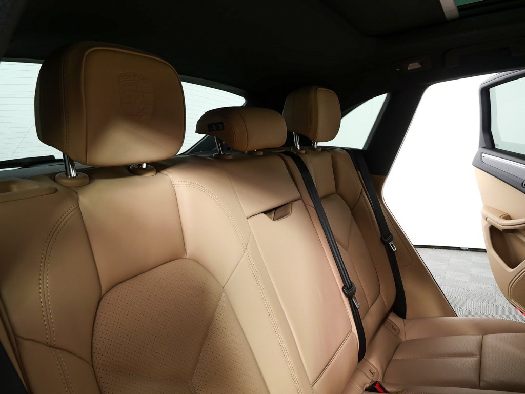 New 2026 Porsche Macan image 24