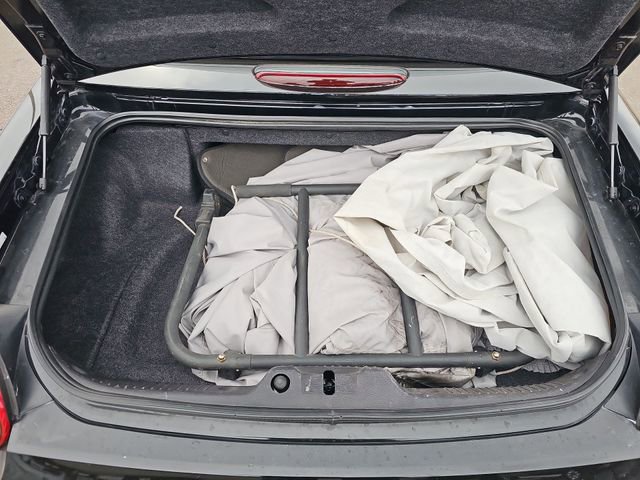 Used 2004 Ford Thunderbird Base image 14