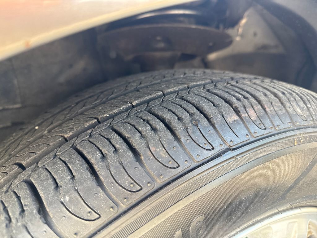 Used 2003 Cadillac De Ville w/ Trunk Convenience Package image 14